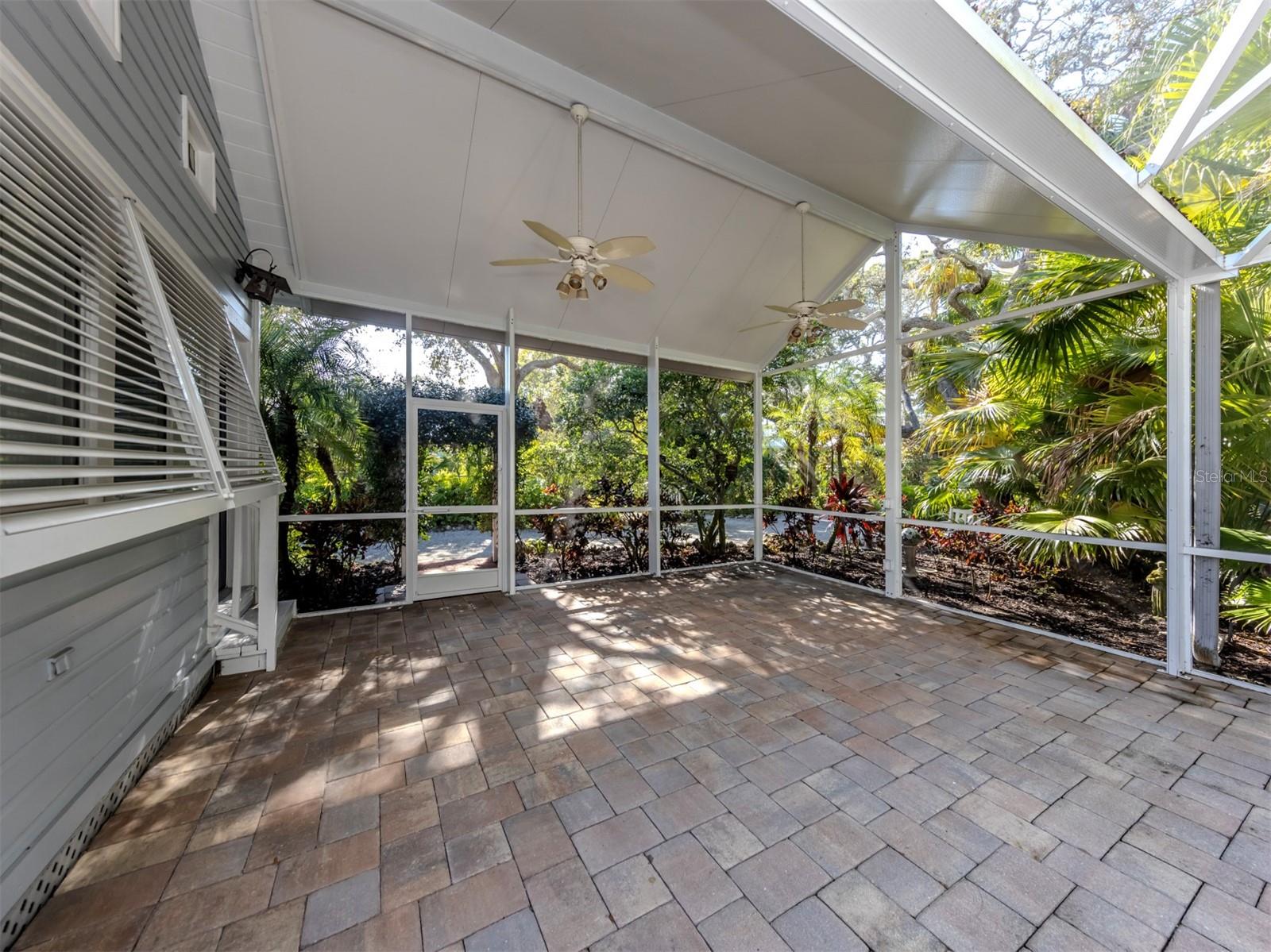 726 Eagle Point Dr Property Photo 28
