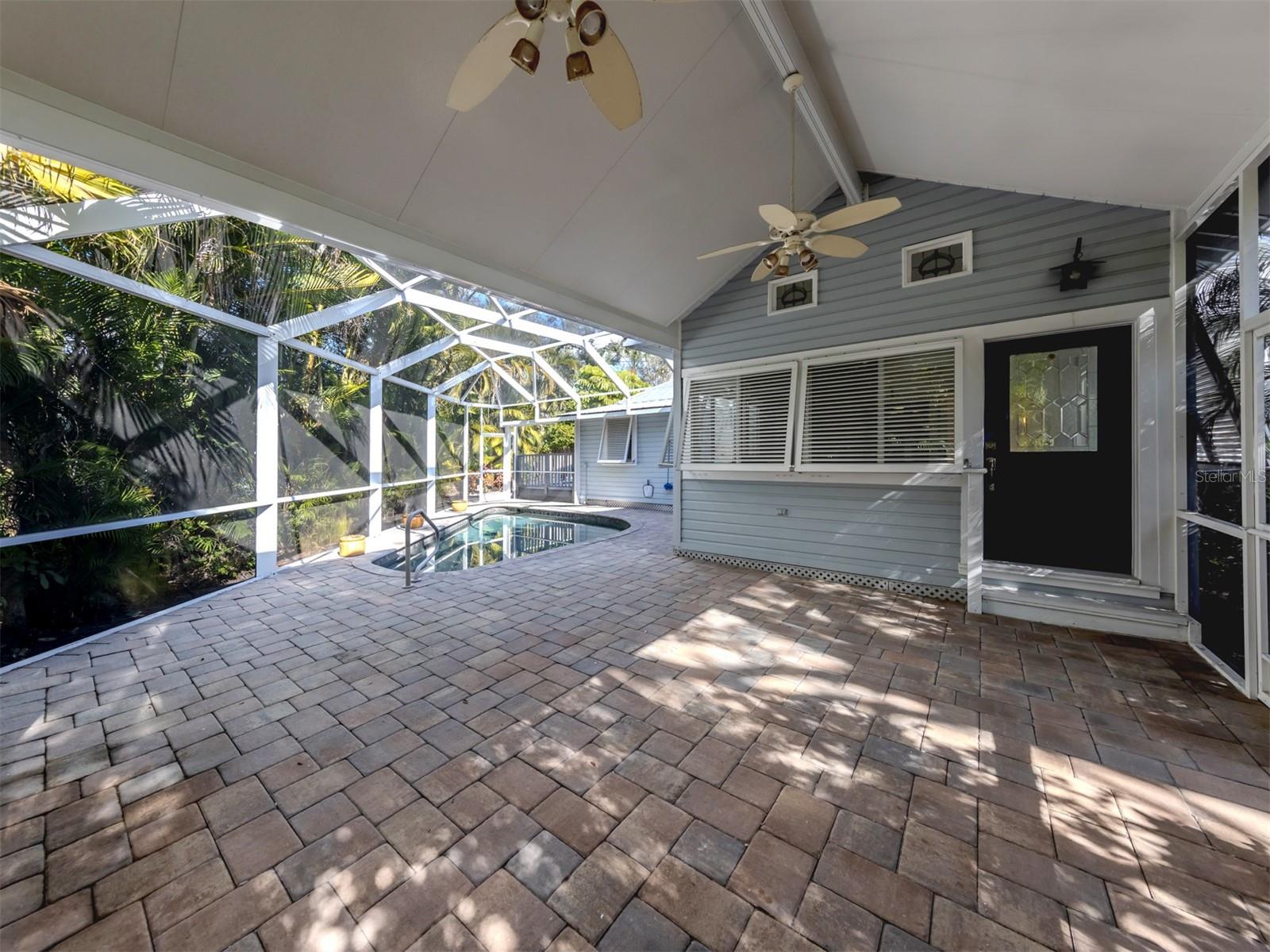 726 Eagle Point Dr Property Photo 29