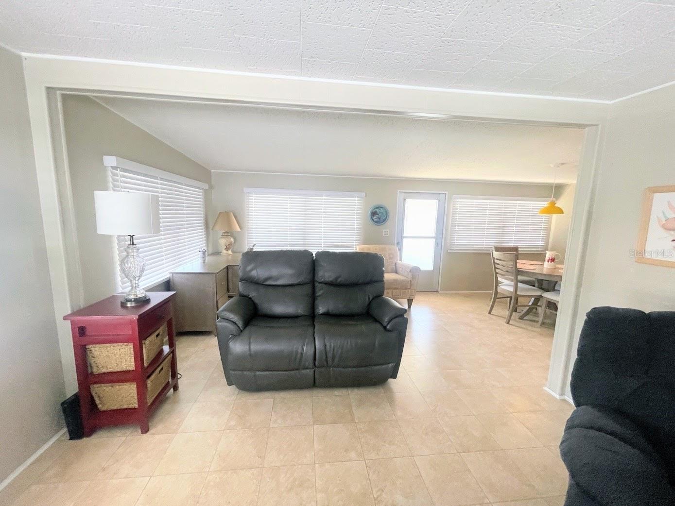 816 Turf Property Photo 3