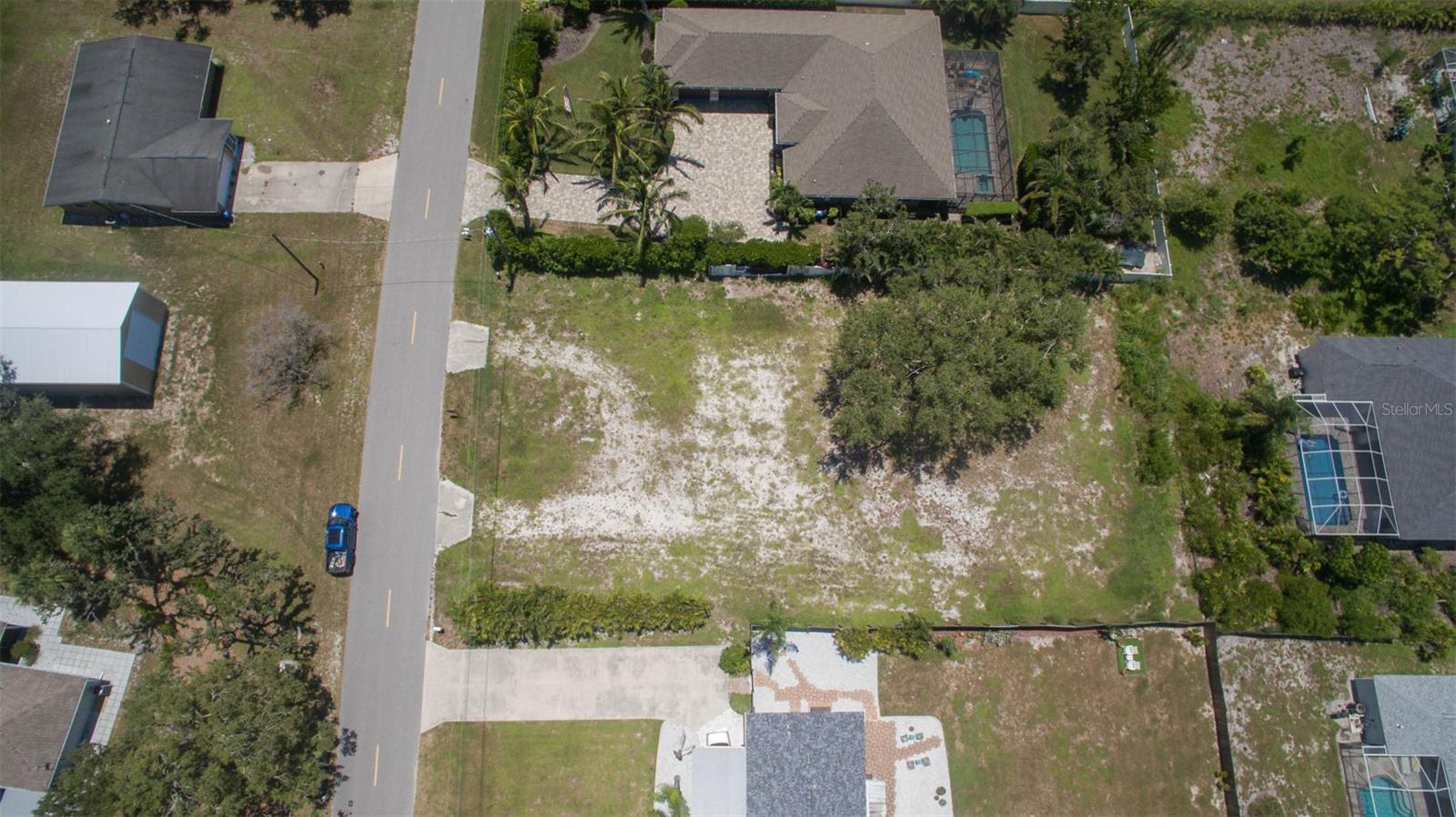 2450 Alamander Ave Property Photo 6