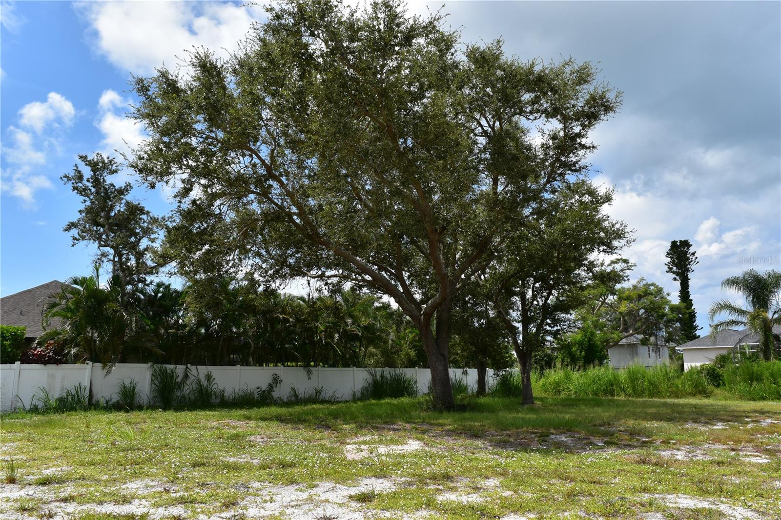 2450 Alamander Ave Property Photo 21