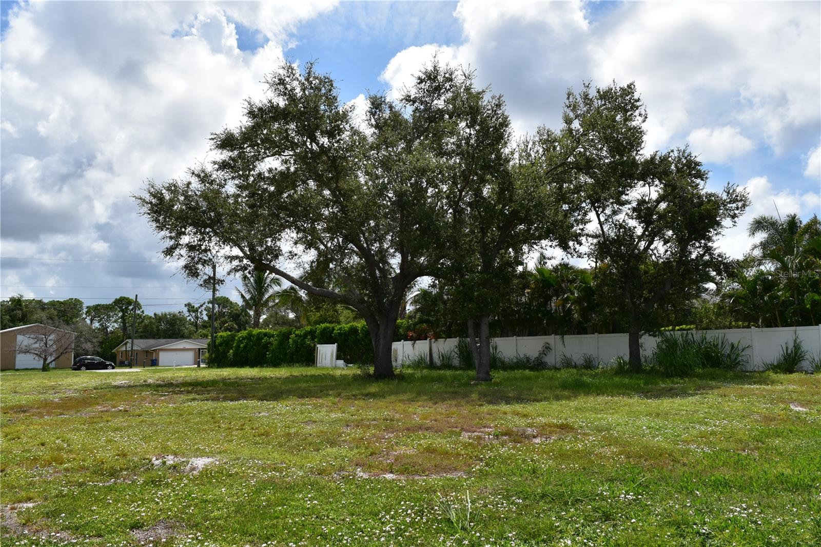 2450 Alamander Ave Property Photo 23