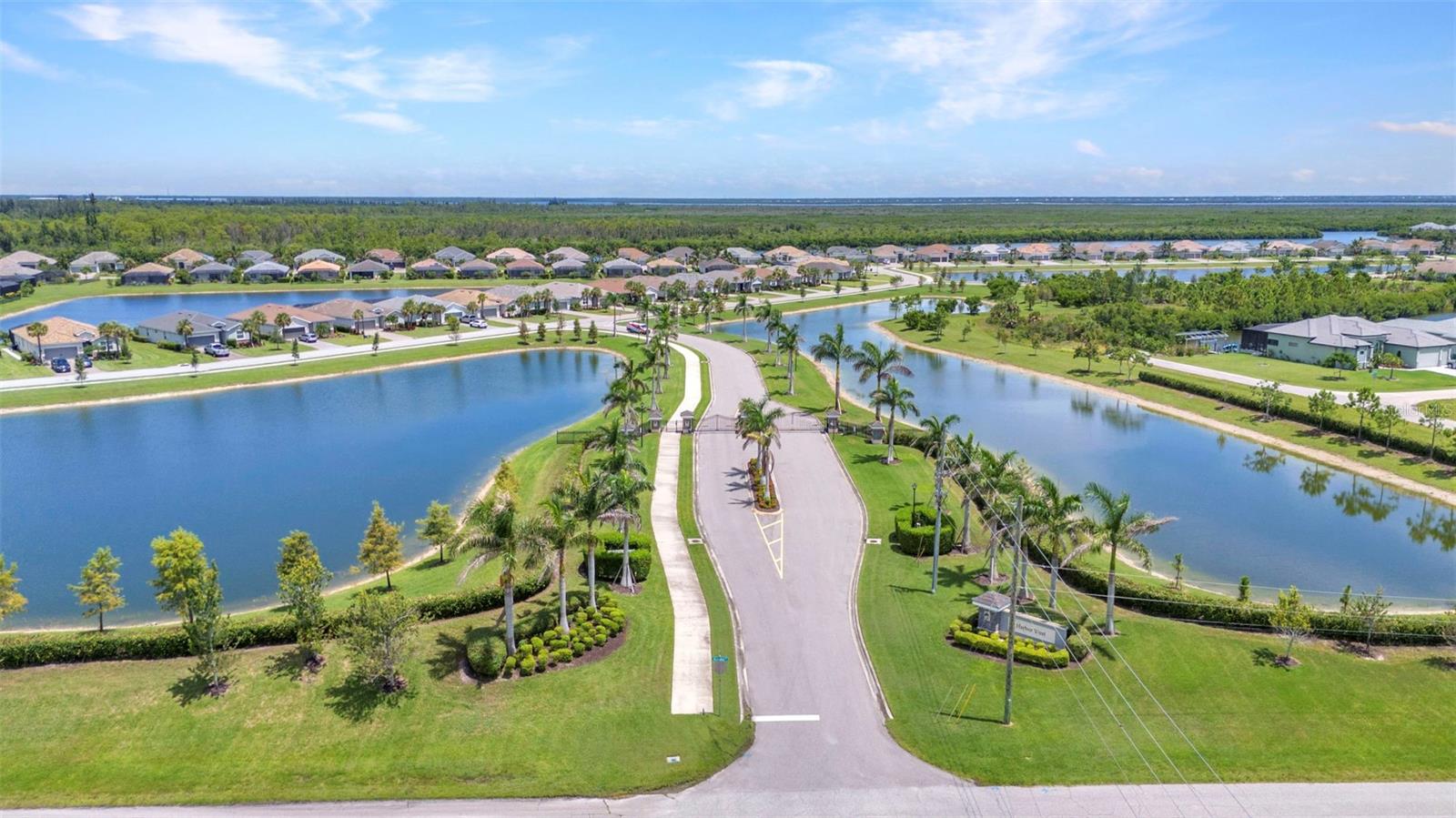 15000 Spanish Point Dr Property Photo 5