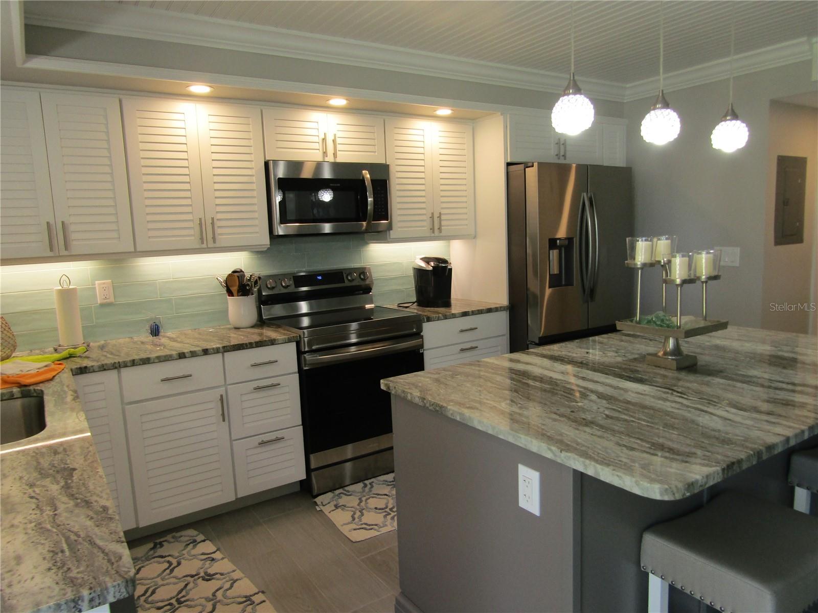 999 Inlet Cir #b104 Property Photo 5