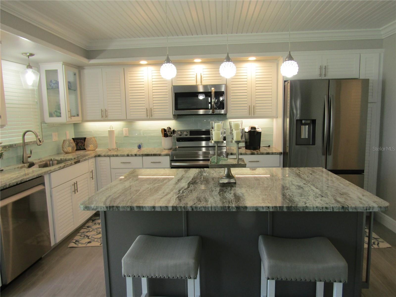 999 Inlet Cir #b104 Property Photo 6