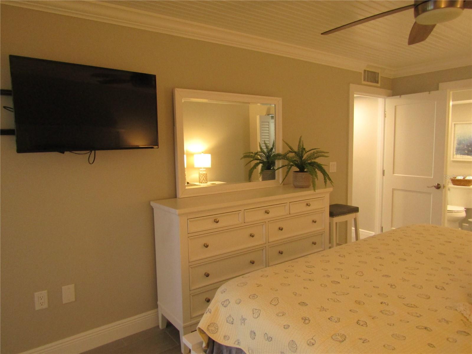999 Inlet Cir #b104 Property Photo 14