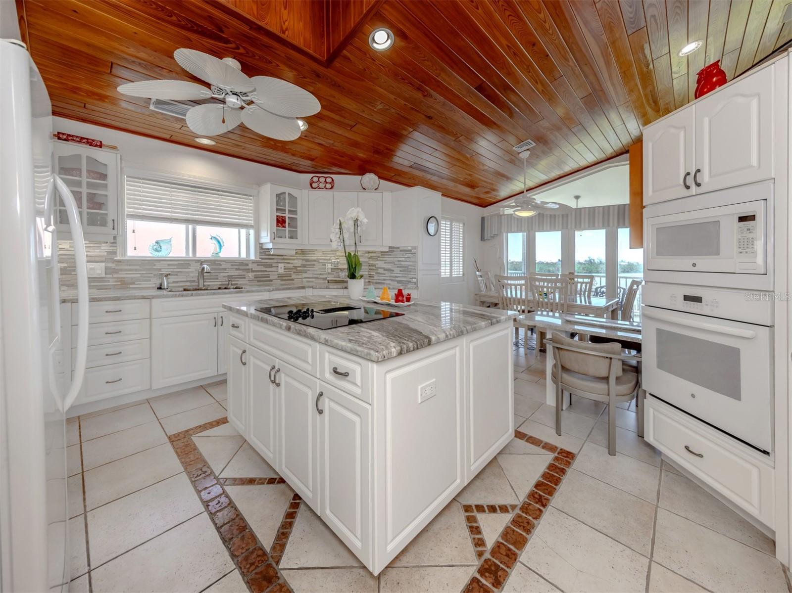 1400 Beach Rd #3 Property Photo 14