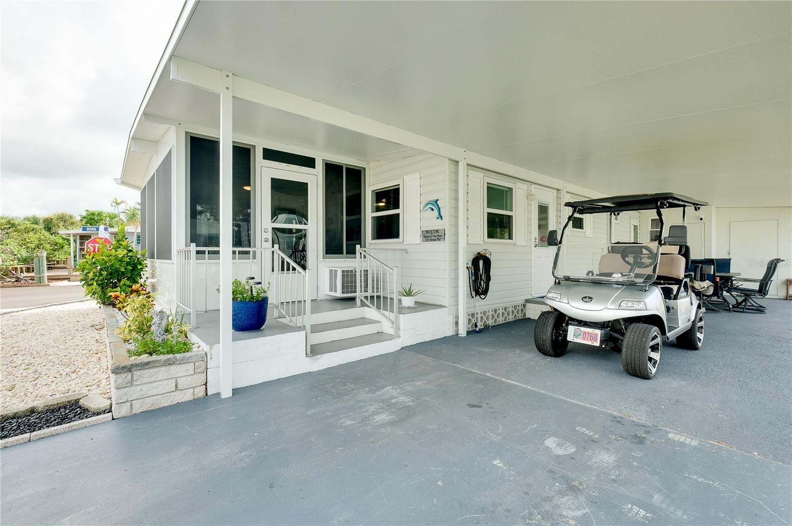 214 Roma Rd Property Photo 2