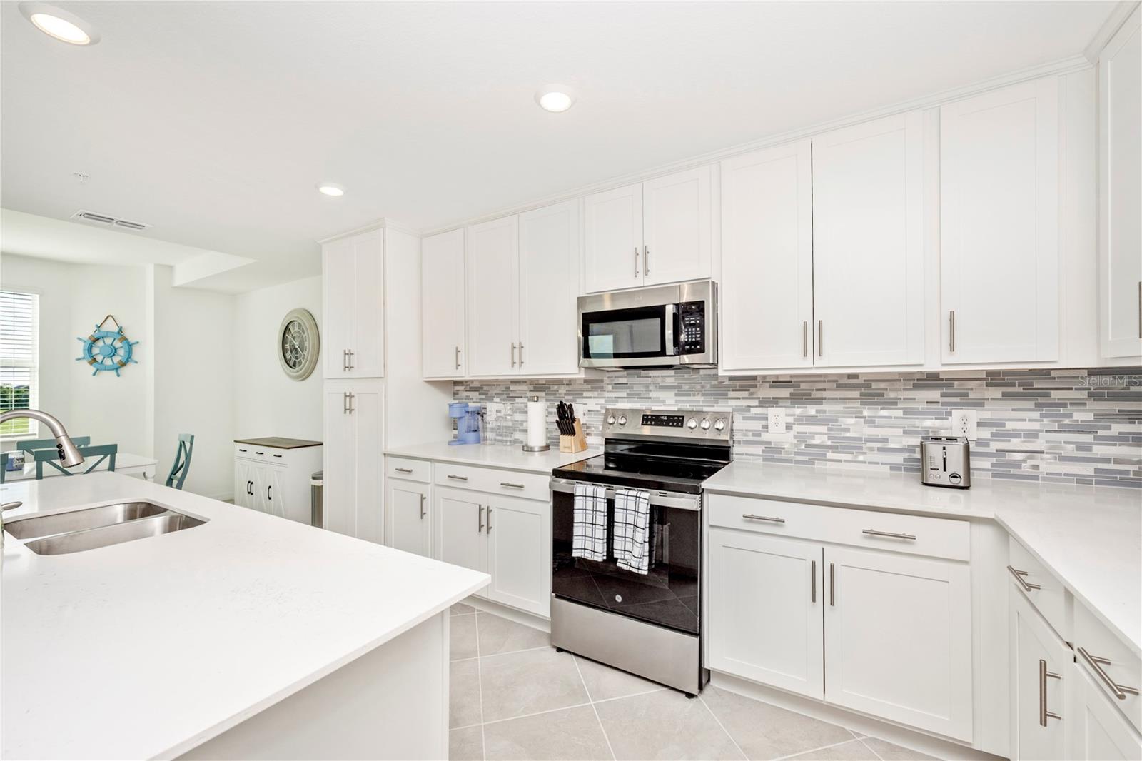 17565 Opal Sand Dr #202 Property Photo 8