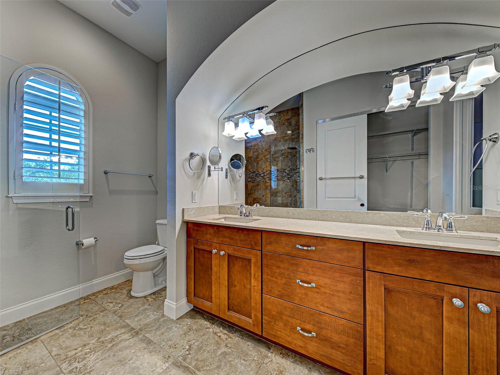 445 Nokomis Ave S #210 Property Photo 35