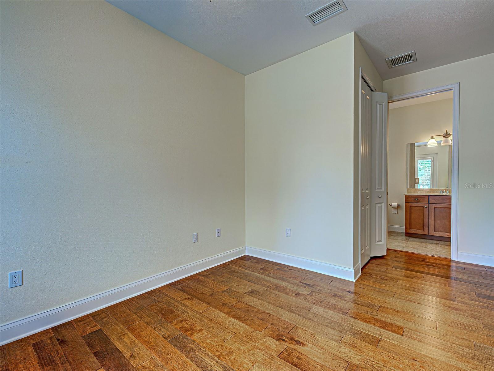 445 Nokomis Ave S #210 Property Photo 51