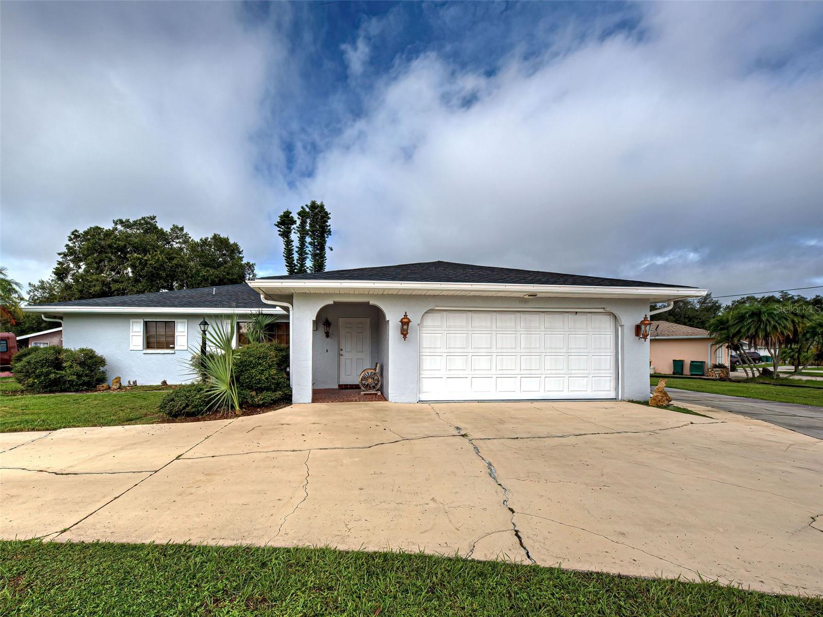 1181 SEACREST DR NW Property Photo 1