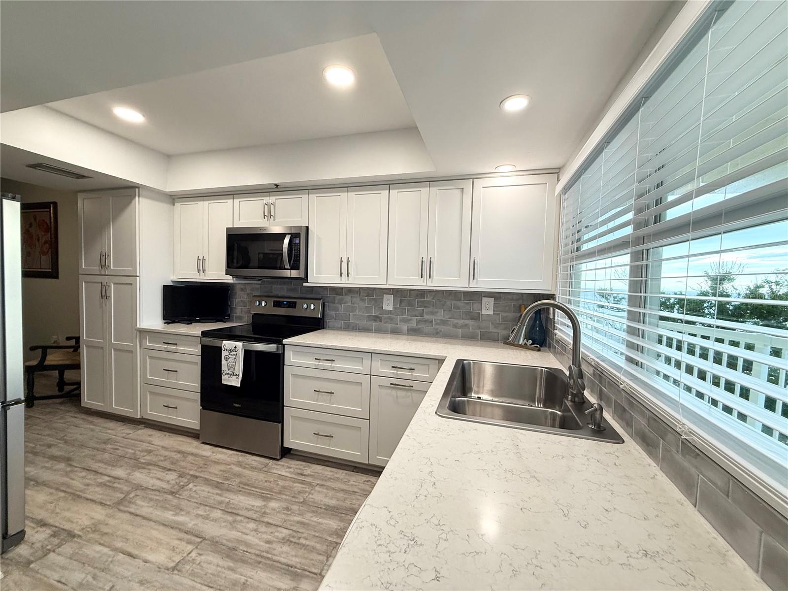 1480 Gulf Blvd #304 Property Photo 10