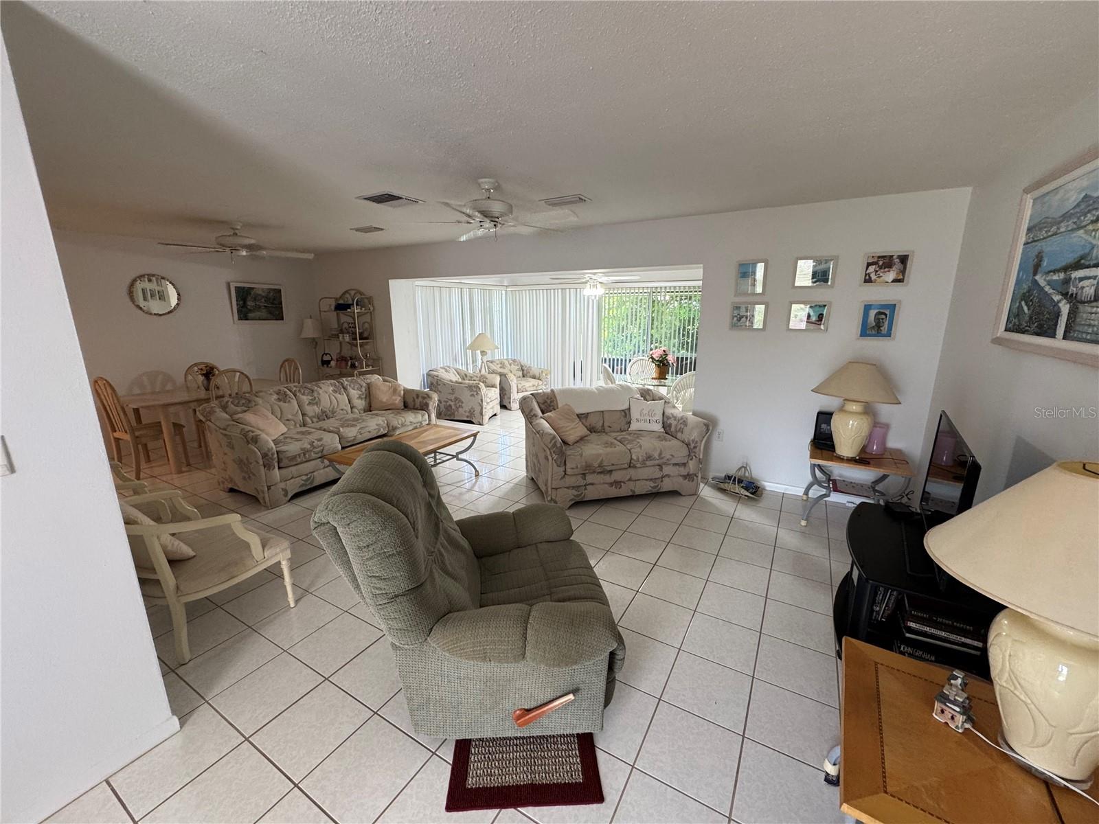 239 Hammock Ter Property Photo 2