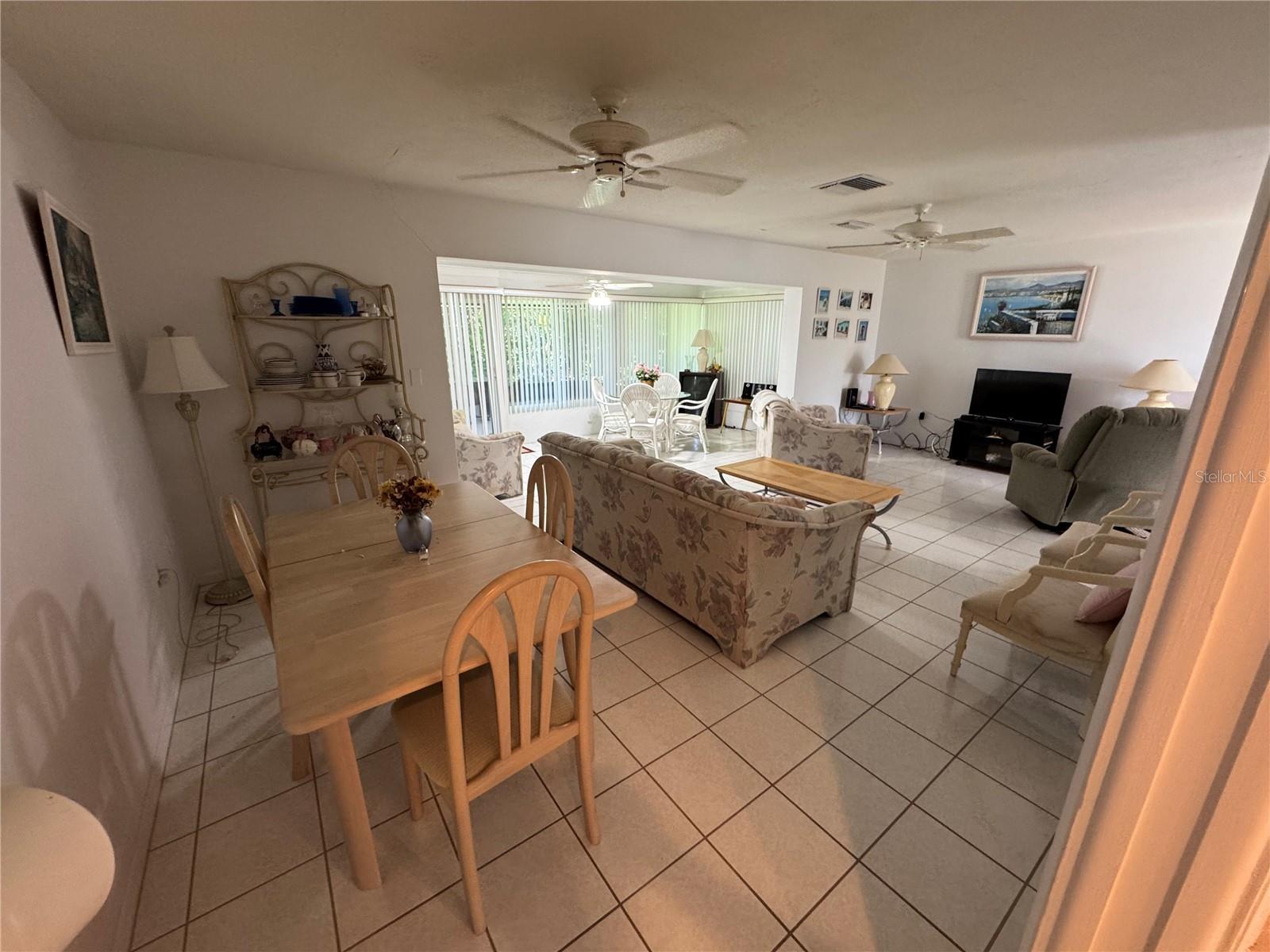 239 Hammock Ter Property Photo 5
