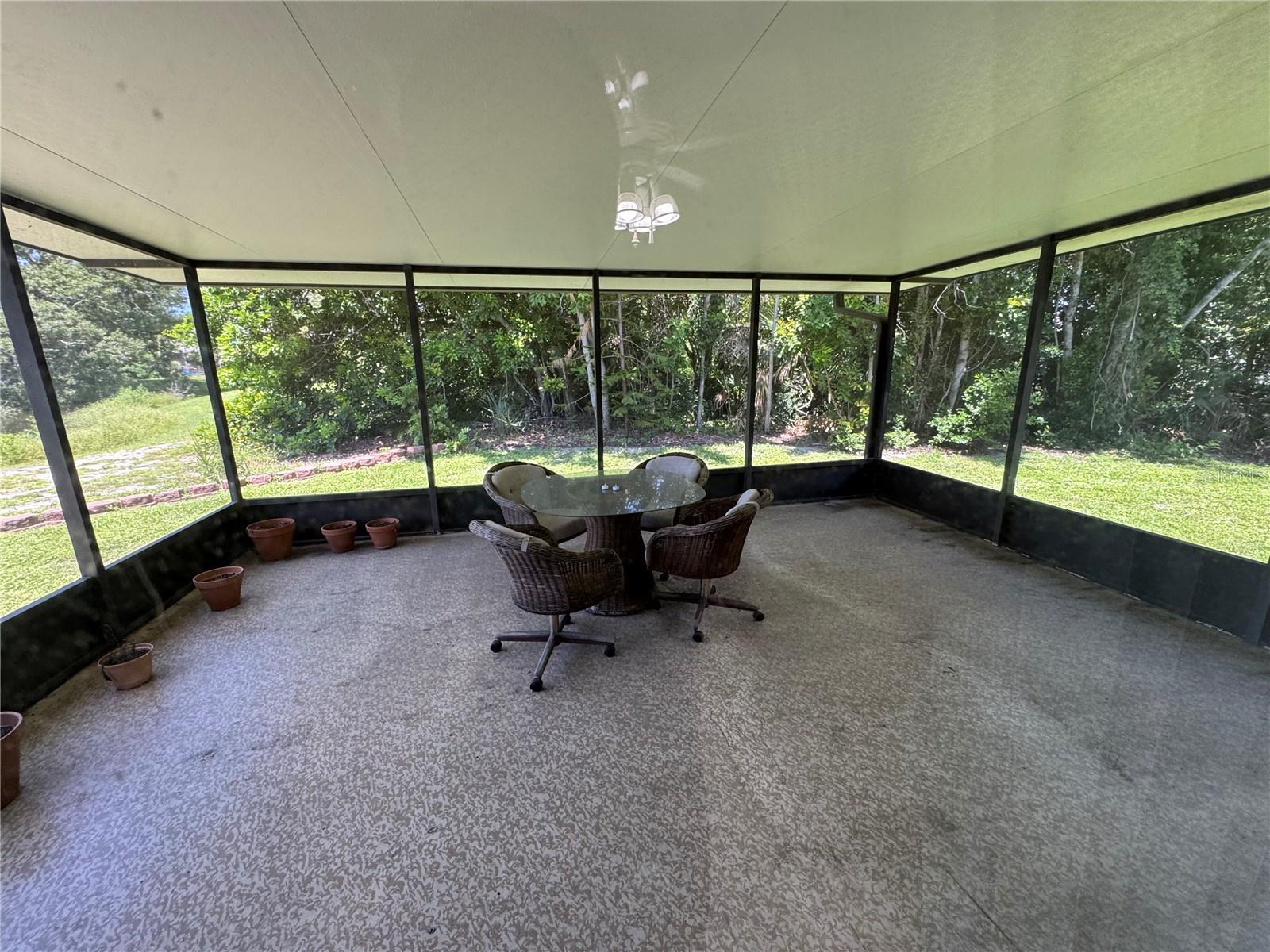 239 Hammock Ter Property Photo 7