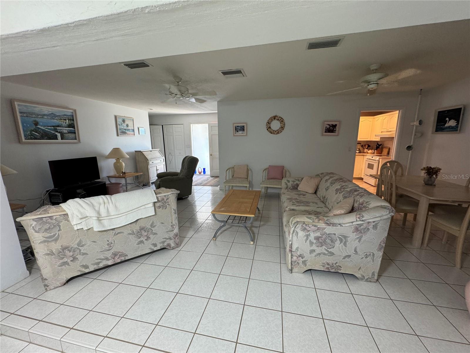 239 Hammock Ter Property Photo 8