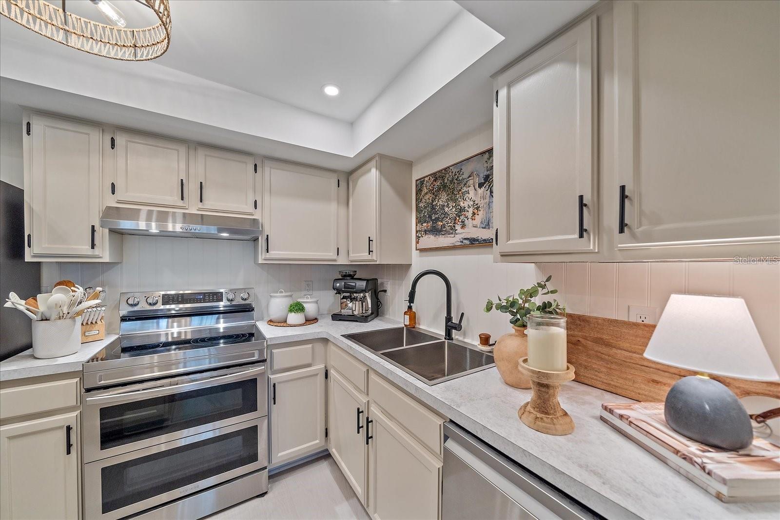 1211 Capri Isles Blvd #6 Property Photo 6