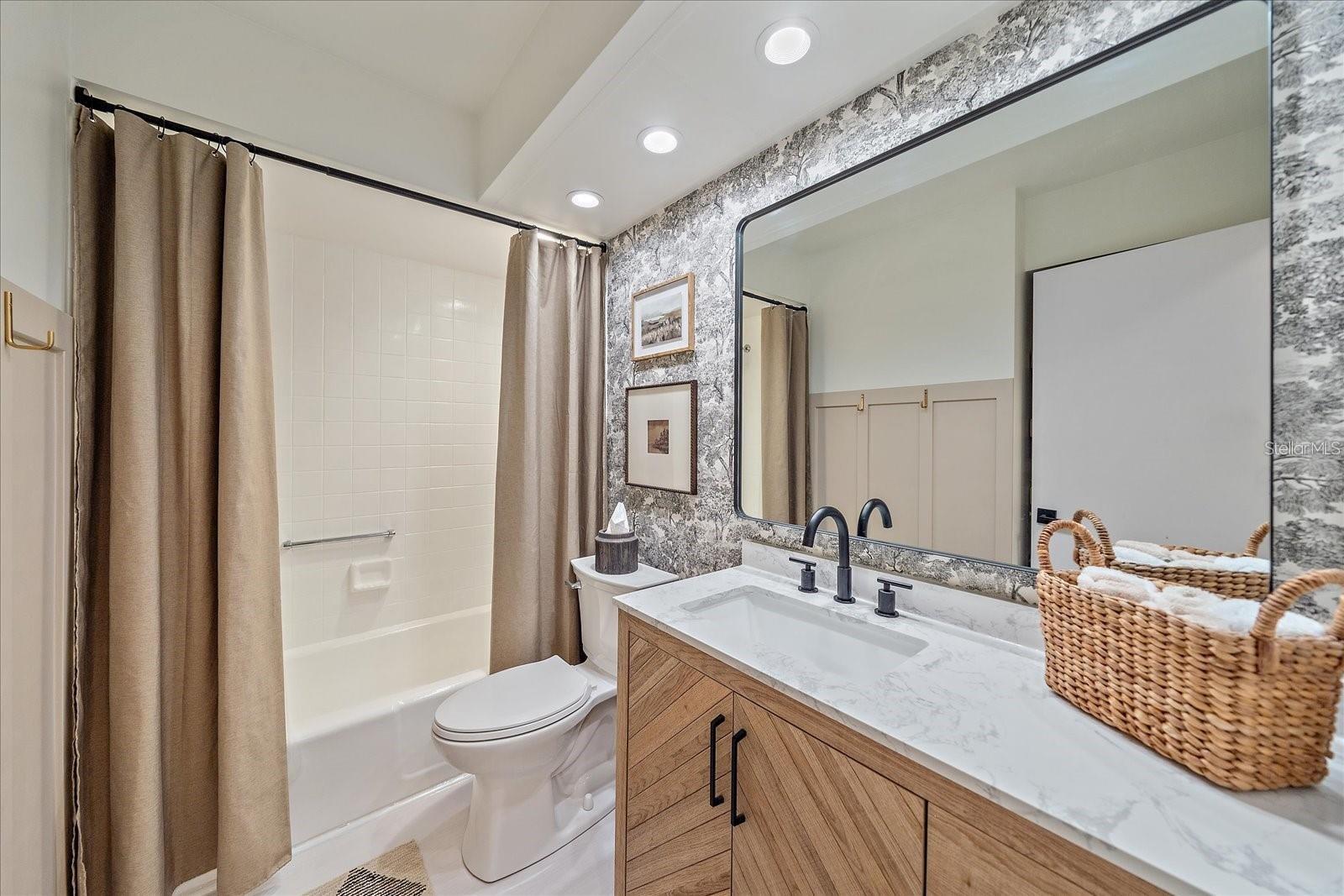 1211 Capri Isles Blvd #6 Property Photo 17