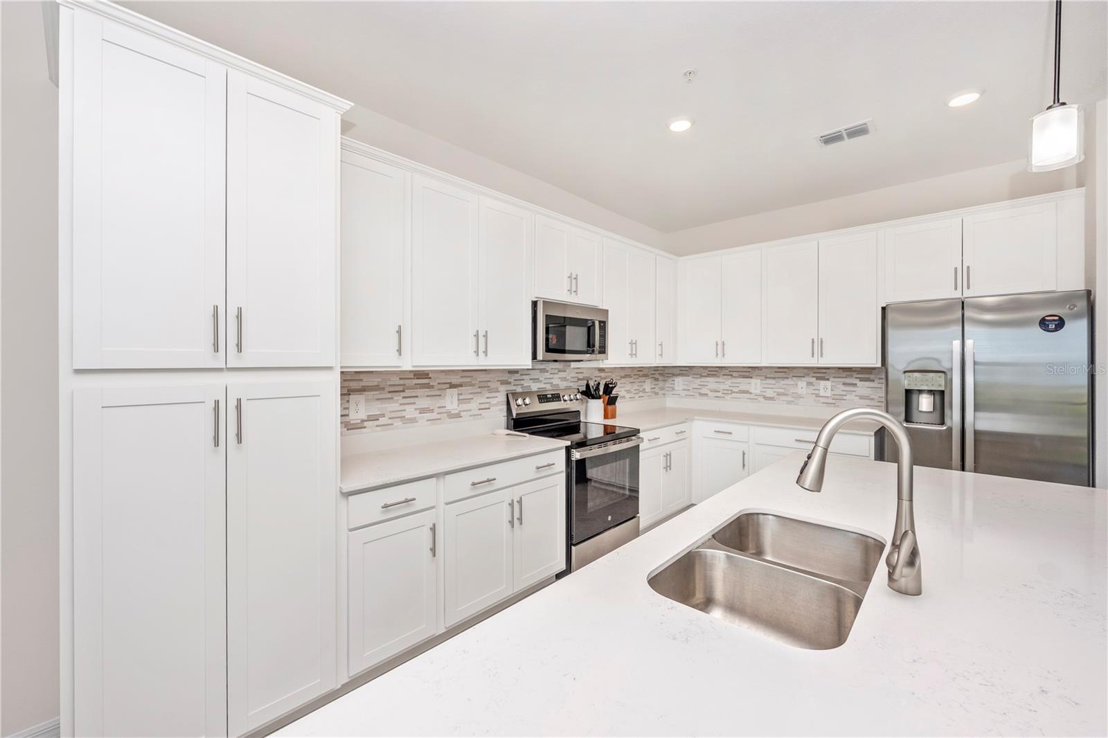 17655 Opal Sand Dr #402 Property Photo 8