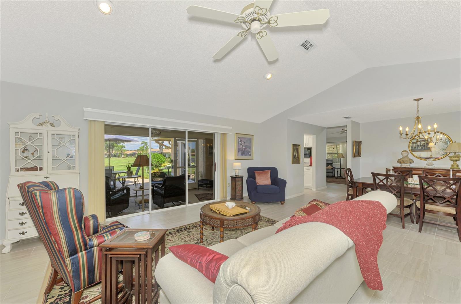 3168 E Village Dr Property Photo 16