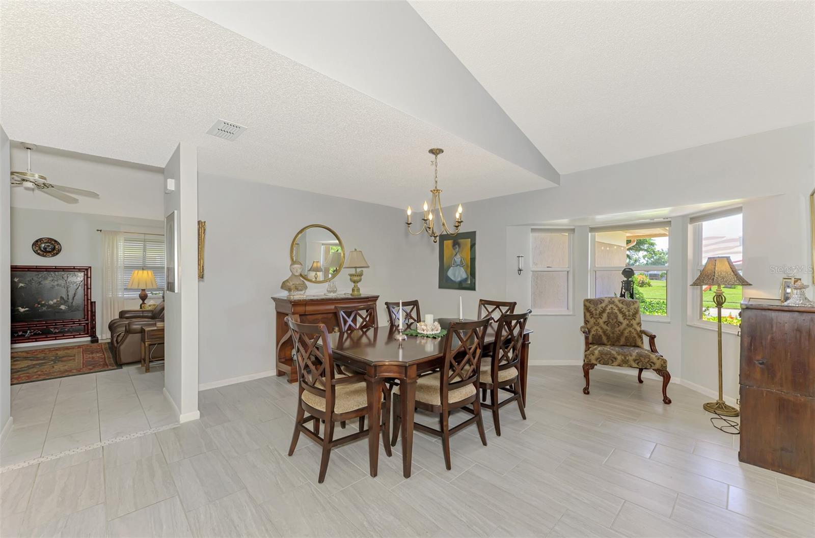3168 E Village Dr Property Photo 17