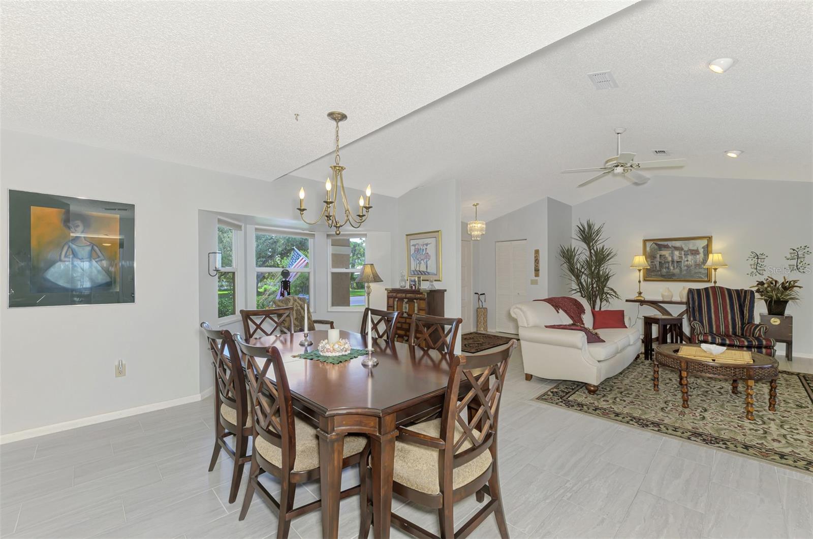 3168 E Village Dr Property Photo 18