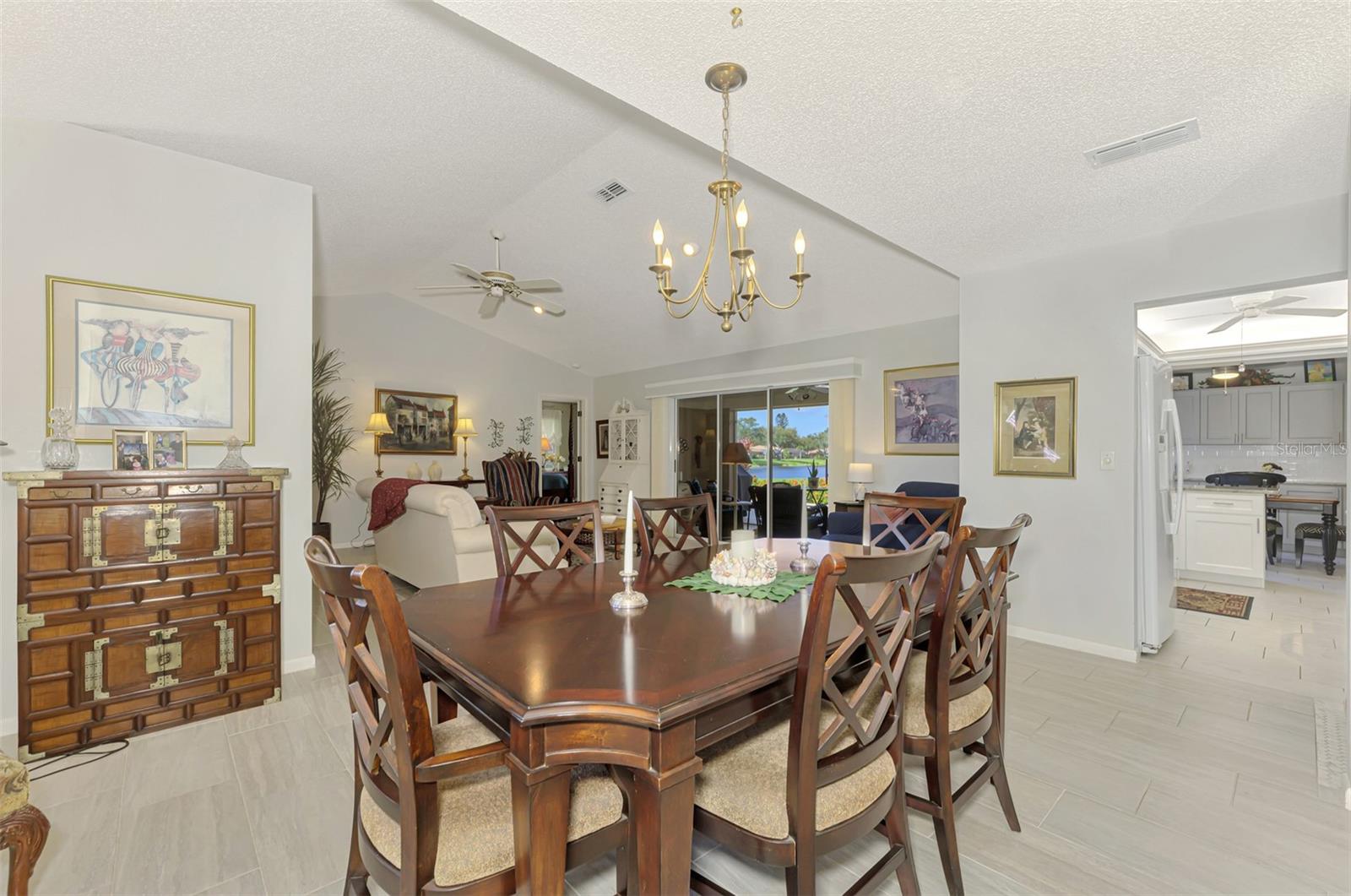 3168 E Village Dr Property Photo 20