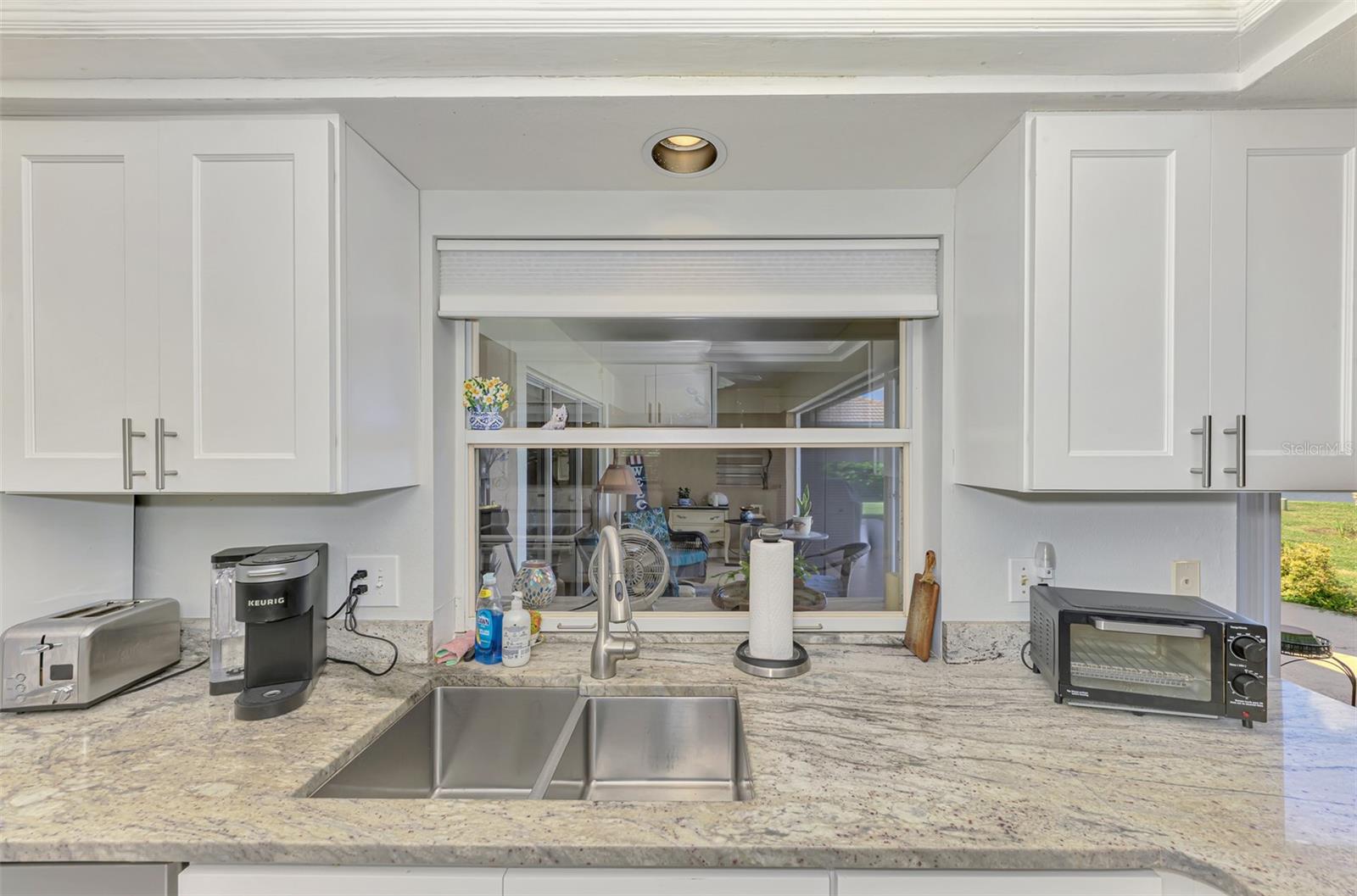 3168 E Village Dr Property Photo 27