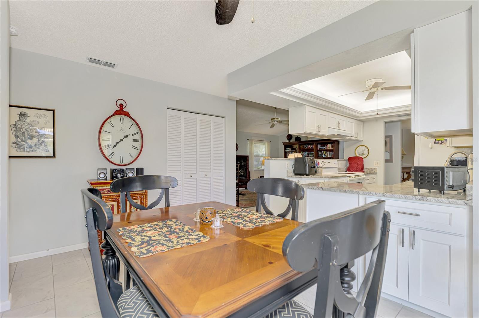 3168 E Village Dr Property Photo 30