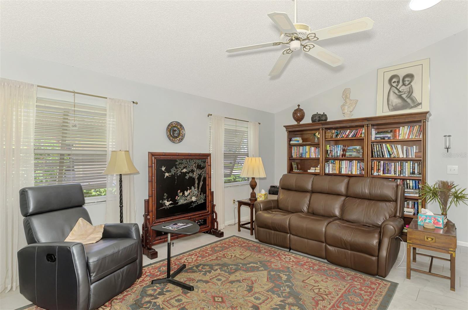 3168 E Village Dr Property Photo 31