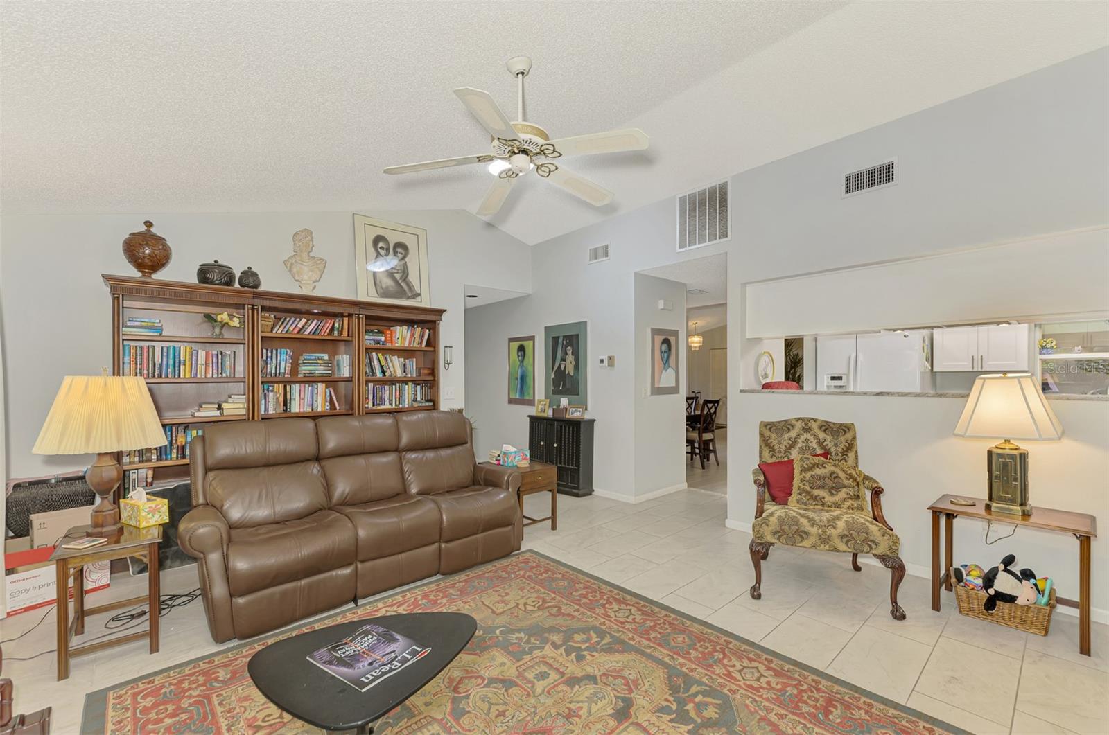 3168 E Village Dr Property Photo 32