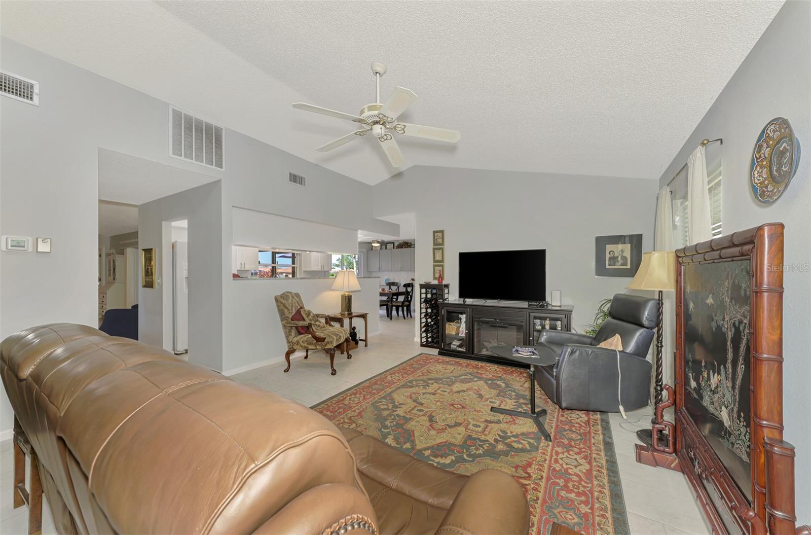 3168 E Village Dr Property Photo 34