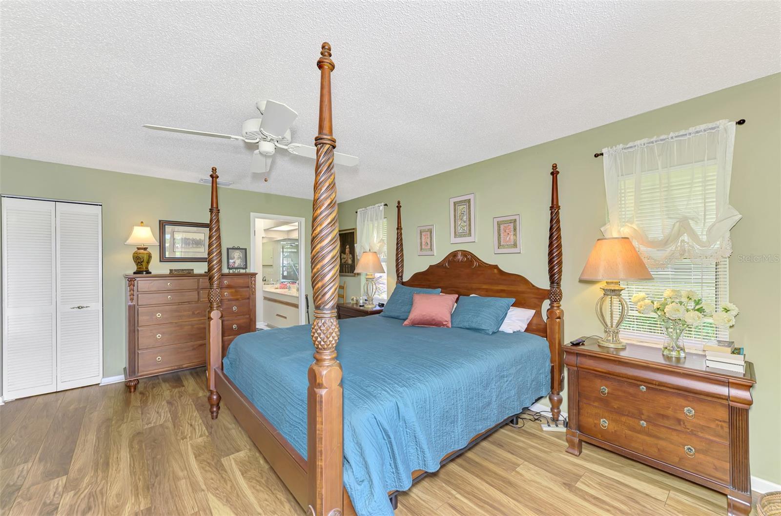 3168 E Village Dr Property Photo 41