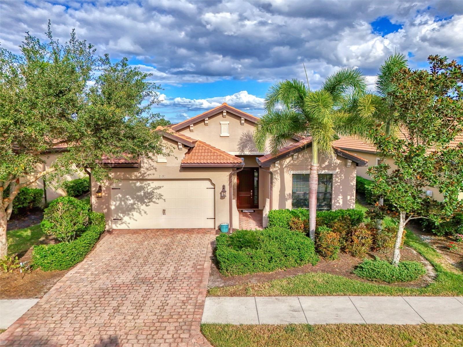 1050 Bluffwood Dr Property Photo 1