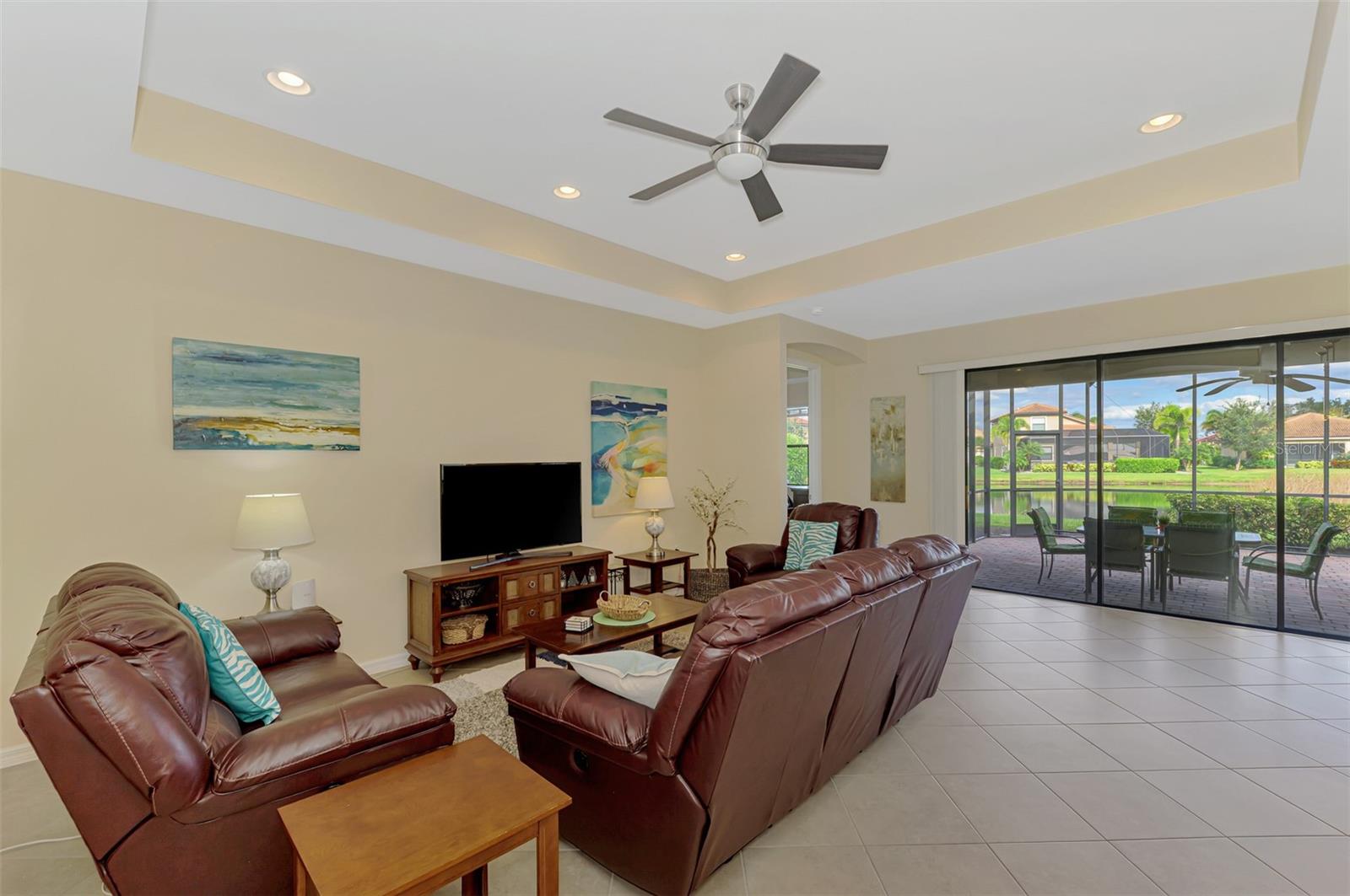 1050 Bluffwood Dr Property Photo 9