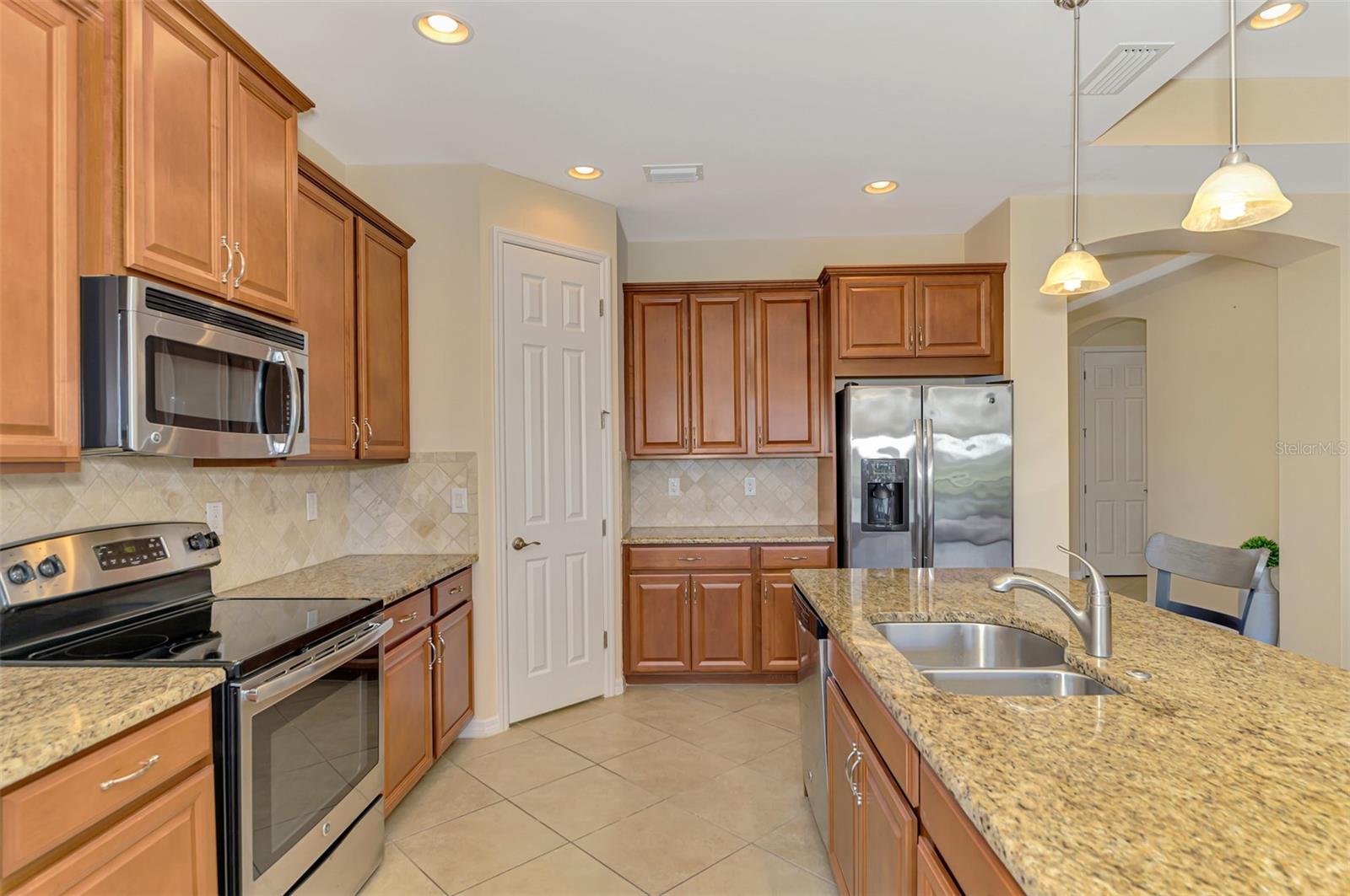 1050 Bluffwood Dr Property Photo 10