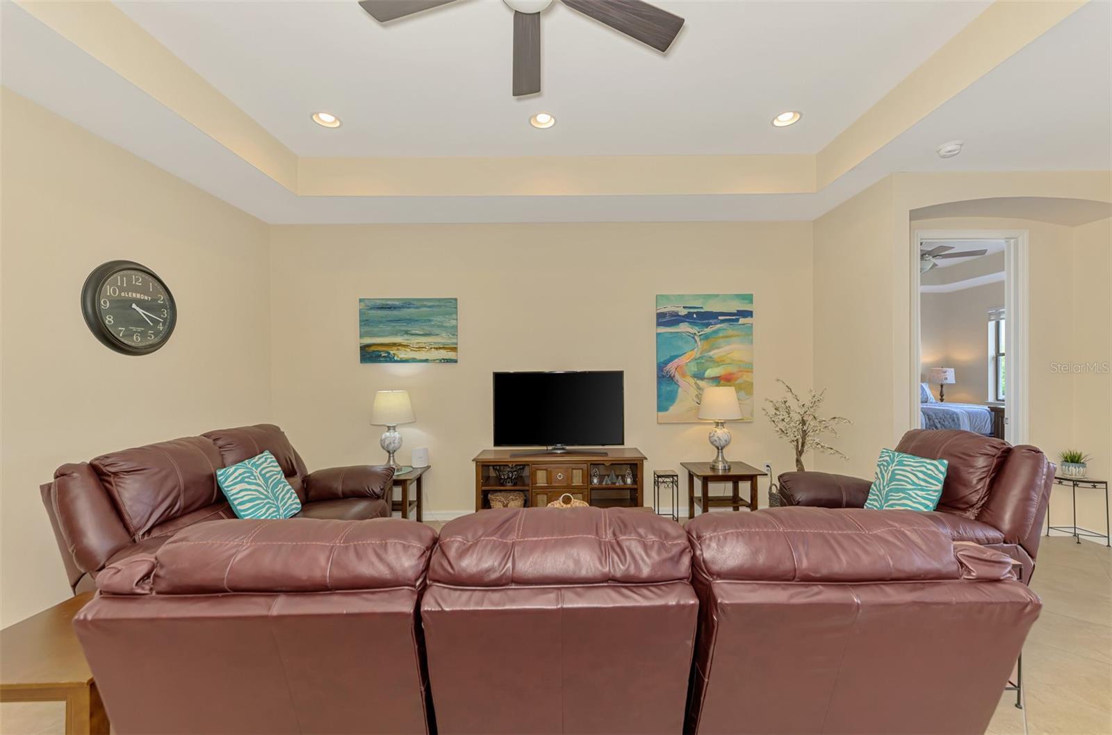 1050 Bluffwood Dr Property Photo 24