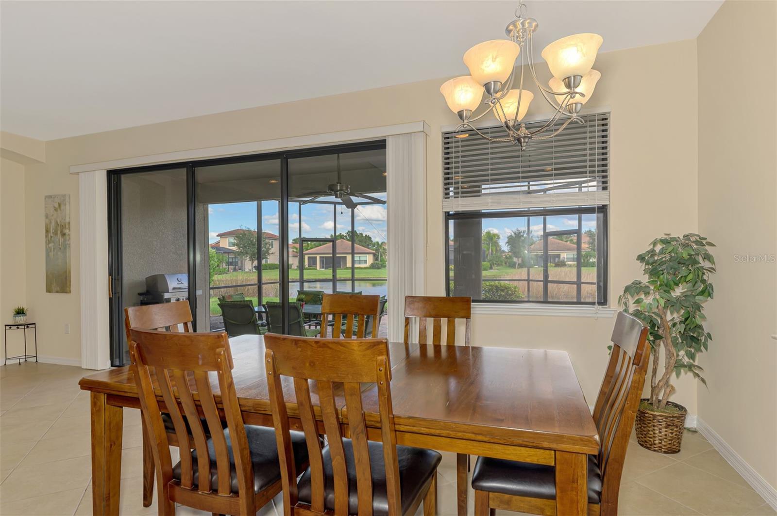 1050 Bluffwood Dr Property Photo 26