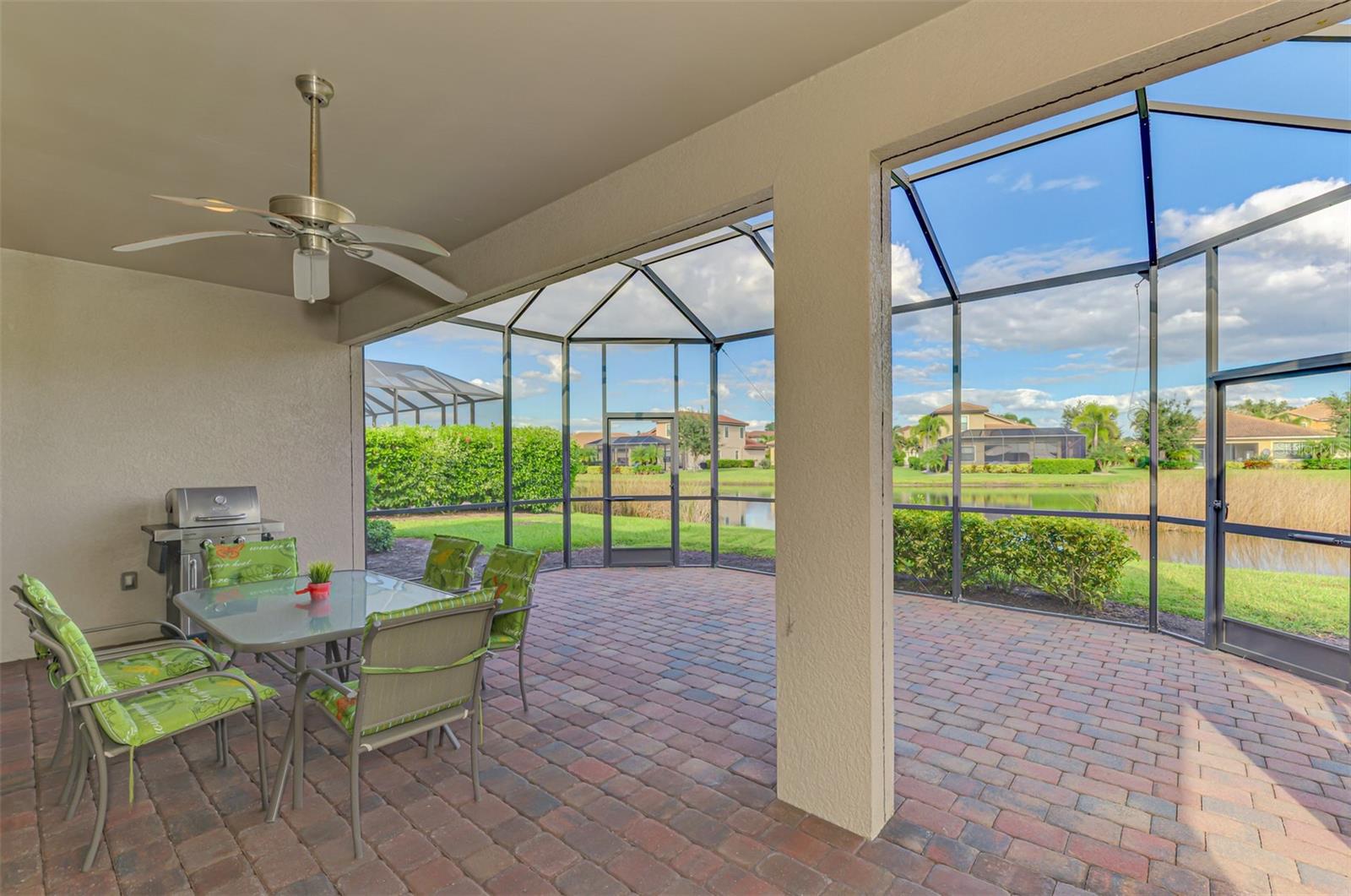 1050 Bluffwood Dr Property Photo 45