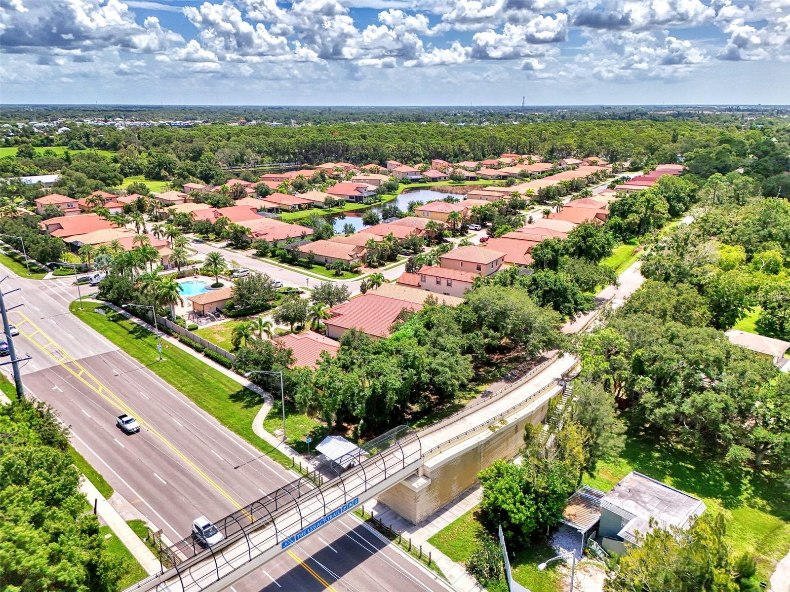 1050 Bluffwood Dr Property Photo 60