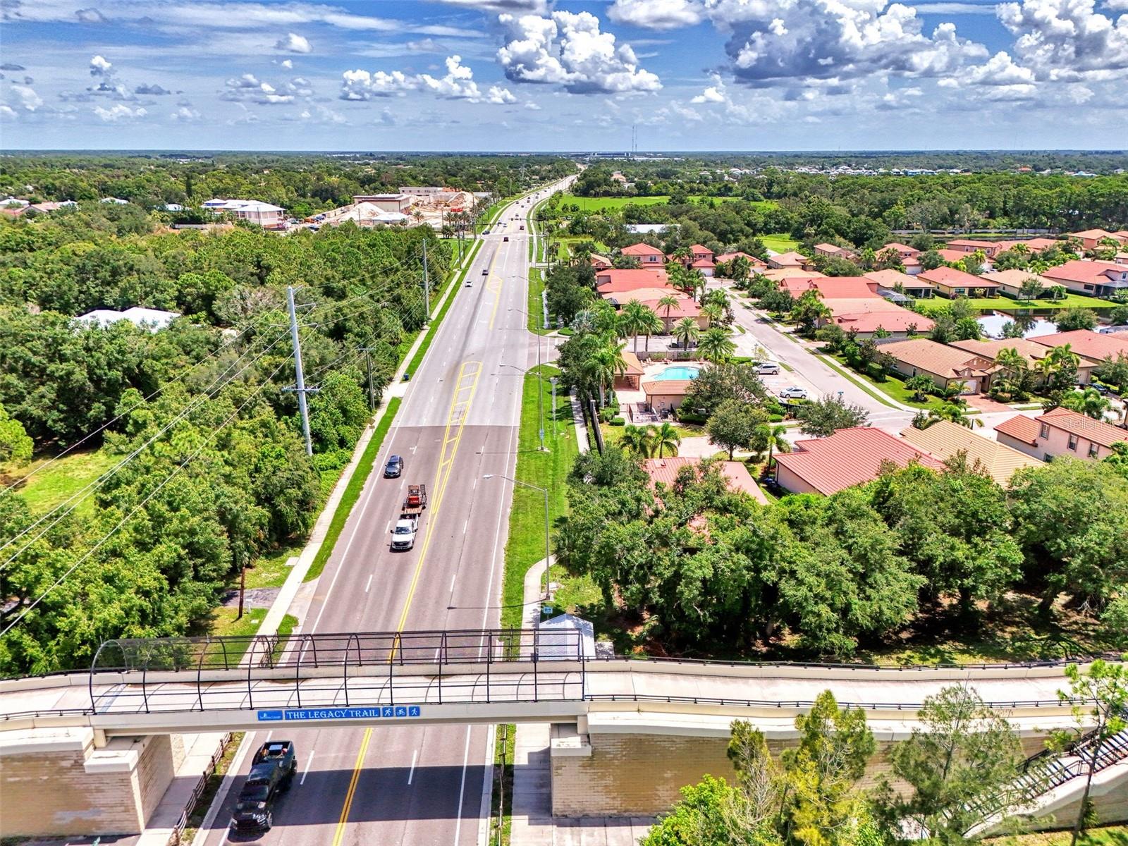 1050 Bluffwood Dr Property Photo 61