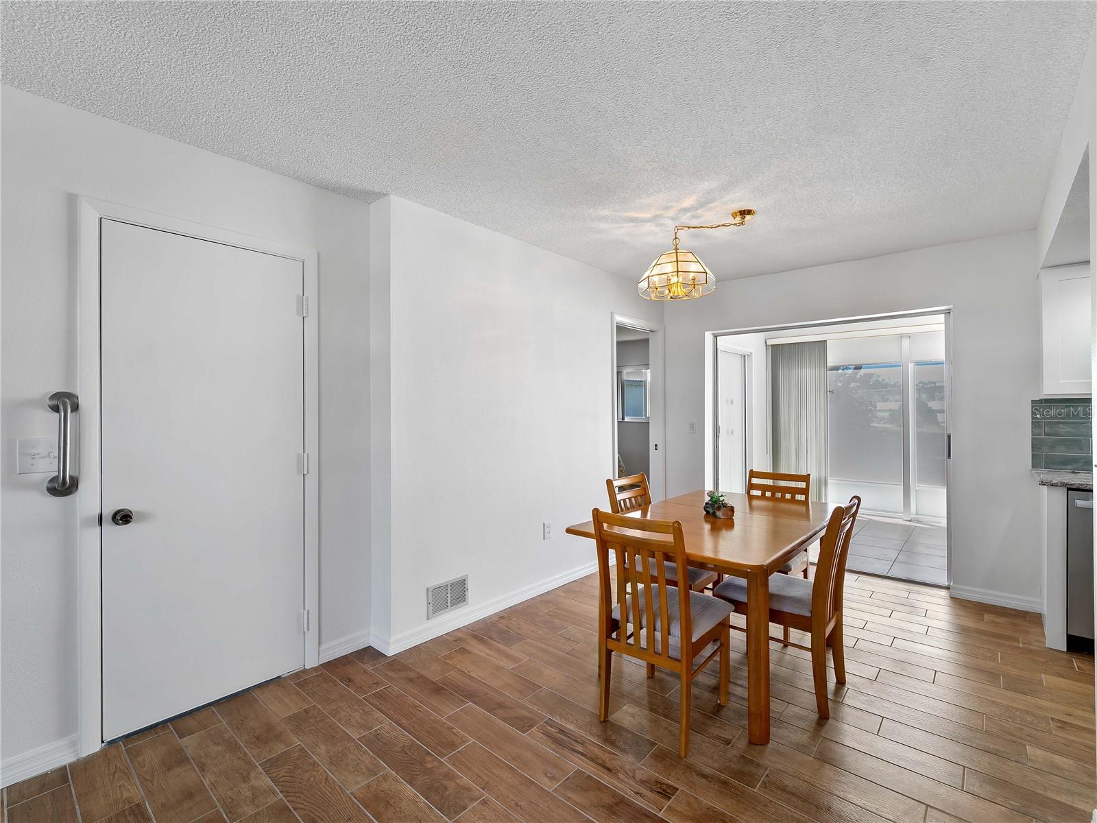 52 Circlewood Dr #a1-2 Property Photo 11