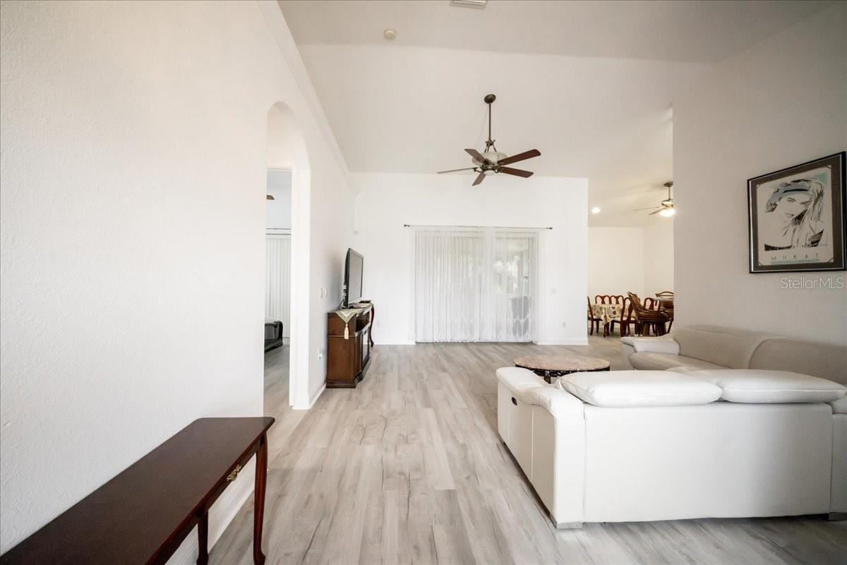 12108 Hernando Rd Property Photo 8
