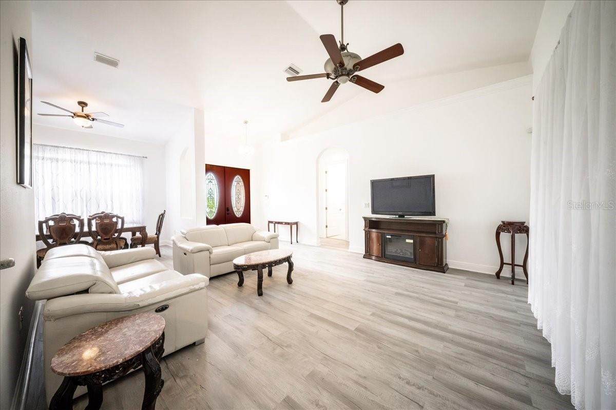 12108 Hernando Rd Property Photo 12
