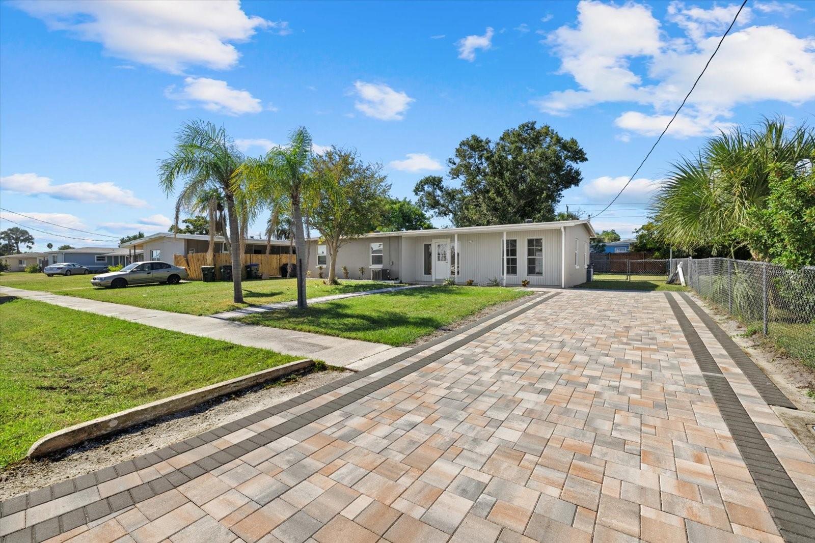 6024 Merril St Property Photo 3