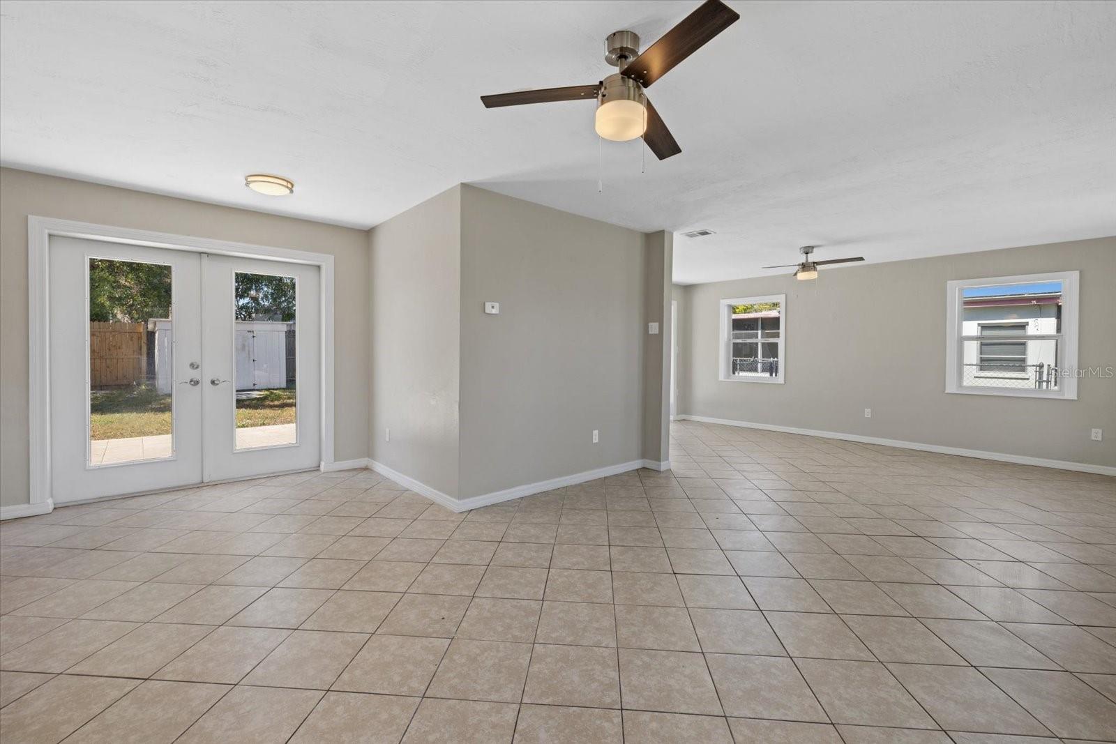 6024 Merril St Property Photo 7