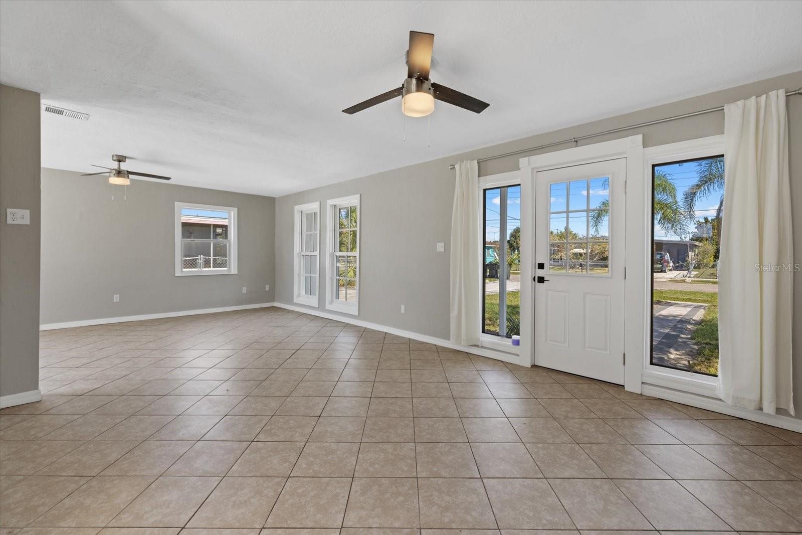 6024 Merril St Property Photo 9
