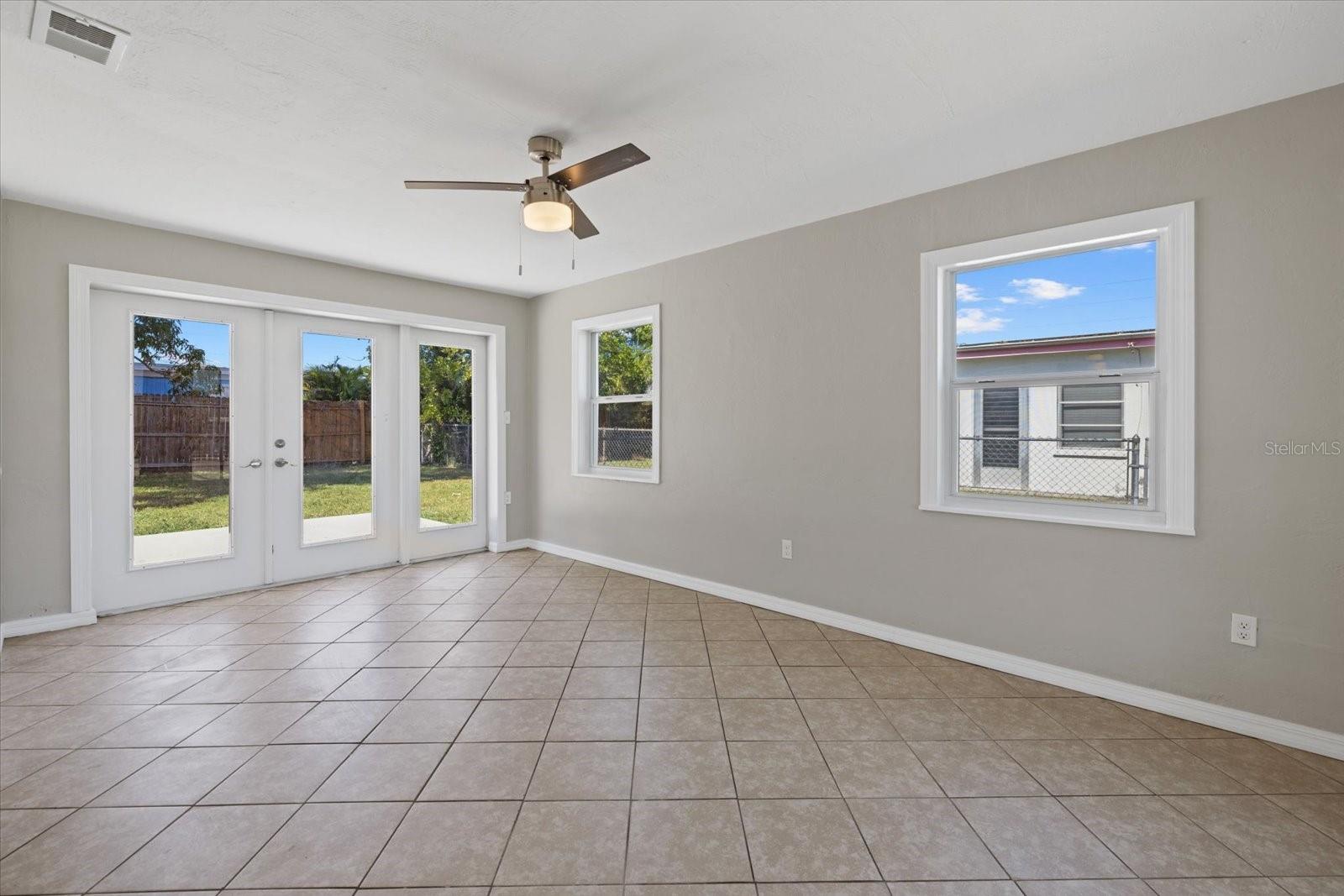 6024 Merril St Property Photo 10