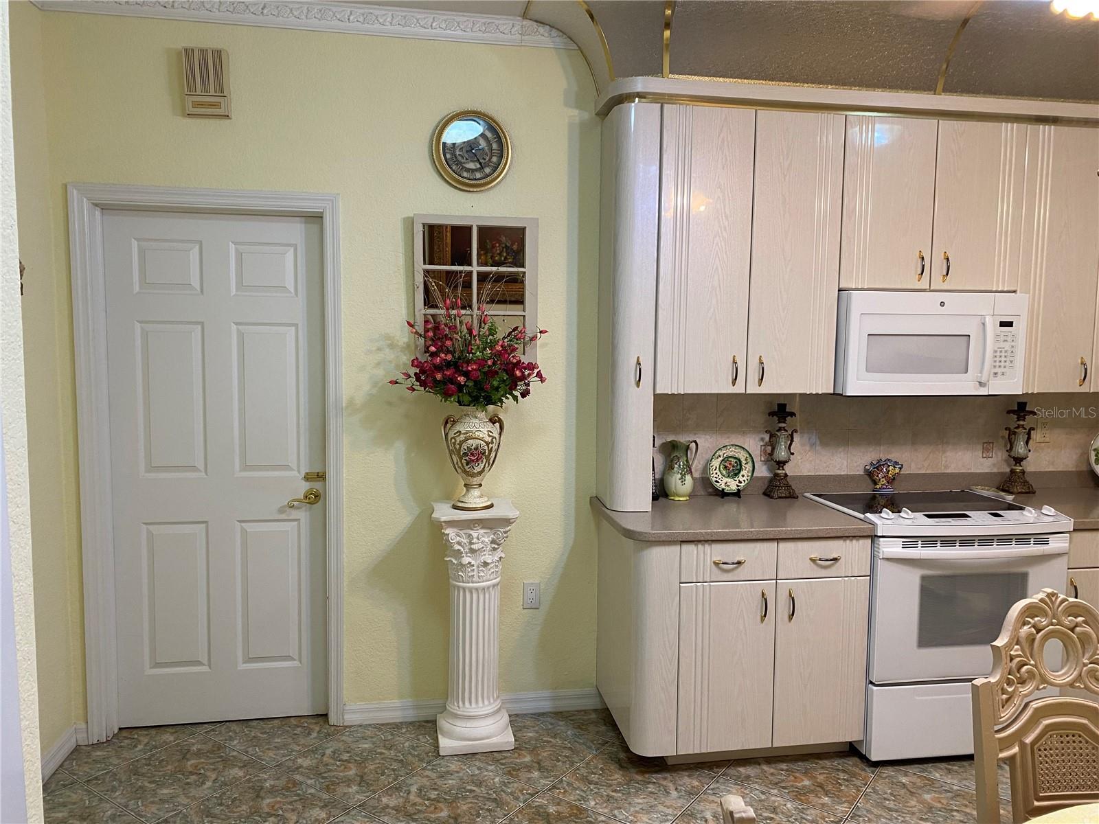 12209 Cotorro Ave Property Photo 23